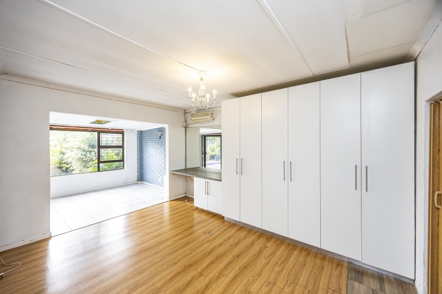 4 Bedroom Property for Sale in Nahoon Valley Park Eastern Cape